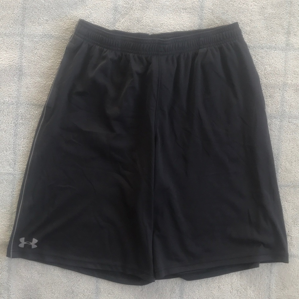 Under Armour Youth black/gray shorts